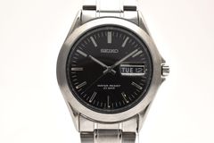 SEIKO セイコー 7N43-0AH0 クオーツ ブラック 黒 文字盤 デイデイト バーインデックス ステンレス シルバー ブレス 三つ折れ ラウンド 10気圧防水 シンプル ビジネス メンズ ユニセックス 腕時計 稼働品 セイコー腕時計 QUARTZ