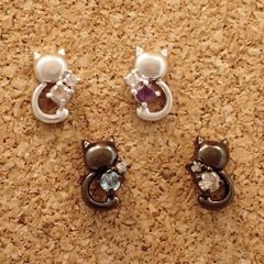 予約商品・約2週間で発送 ☆シルバー925・日本製☆誕生石ラブリーしっぽねこピアス タンザナイト プラチナ ニッケルロジウム 〜 タンザナイト プラチナ ニッケルロジウム