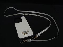 ■美品■ PRADA プラダ サフィアーノレザー iPhone14Pro 対応 ストラップ付き アイフォンケース スマホケース アイボリー系 BT7780