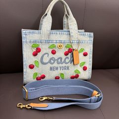 T 중고 品 COACH コーチ カーゴトートバッグ 26・チェリーエンブロイダリー 2way ショルダーバッグ ハンドバッグ デニム インディゴ