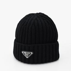PRADA プラダ ビーニー ニット帽 2HC390 2DZL メンズ ユニセックス ブラック 黒 ウール トライアングルロゴ リブ編み シンプル 防寒 ギフト プレゼント 2026入荷