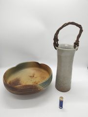 花器 磁器製 黄土色 濁白色 蓮の葉型 吊り下げ型 2個セット 花台 窯 工房 池坊 フラワーベース 水盤 華道具 花瓶 変形 シンプル 生花 華道 手作り アンティーク 희귀 레트로 インテリア ビンテージ 昭和 24428四つ葉 YT00643