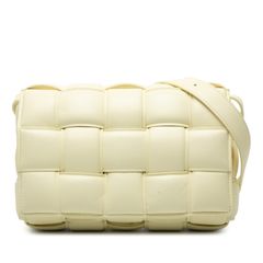 ボッテガヴェネタ マキシイントレチャート パデット カセット ショルダーバッグ イエロー レザー レディース BOTTEGAVENETA【248-46988】