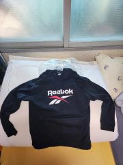 リーボック フーディー出品