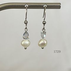 바로크 담수 진주 & 아이스 블루 크리스탈 피어싱 ··✽·· <진주 서지컬 스테인리스>