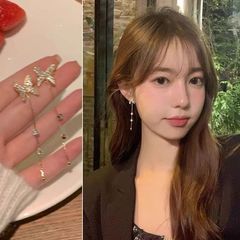 ピアス レディース ゴールド 蝶々 バタフライ 蝶モチーフ ラインストーン キラキラ ロングピアス チェーンピアス 揺れる ビーズ 華奢 上品 高見え 大人可愛い エレガント 通勤 デート 女子会 結婚式 二次会 パーティー プレゼント ギフト対応 BOX包装