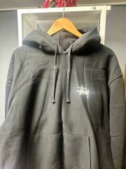 STUSSY 후디 블랙 전시