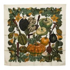 エルメス カレ90 CITROUILLES ET COLOQUINTES かぼちゃとひょうたん スカーフ 大判スカーフ グリーン系 シルク レディース HERMES 1-0293968