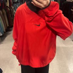 343 NIKE レッド Vネック ブラック バイカラー クロップド 裾シャーリング ウォームアップ