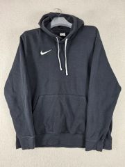 NIKE ブラック スウッシュ刺繍 フーディー