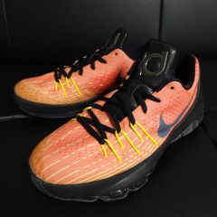 240 NIKE KD8 レディース バスケシューズ スニーカー