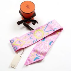 新品同様・ 미사용 HERMES エルメス ツイリー スカーフ シルク100％ 専用箱付き ブランド小物 NA15