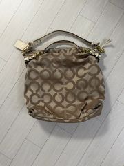 COACH ロゴショルダーバッグ 브라운