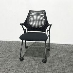 スタッキングチェア 肘無 イプサキャスター付 イトーキ ブラック
