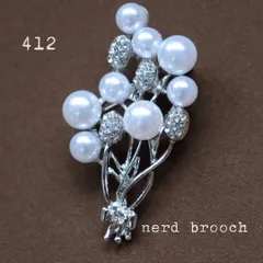 光を運ぶパールバルーンのブローチ　フォーマル セレモニー 結婚式 コサージュ 新品未使用 入学式 卒業式 発表会 NerD