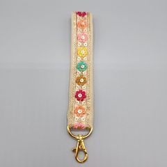 [090]インド刺繍リボンのスマホ用ハンドストラップ（ベージュ系、金具：ゴールド系）、ハンドメイド
