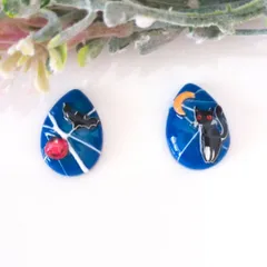 no.72　レジン　しずく型　ハロウィン　光る青　個性的　ピアス　イヤリング　ハンドメイド