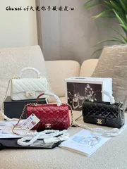 【今日特価】Chanel 24A Mini CF Handle ミニ CF ハンドル バッグ（ライトゴールド）