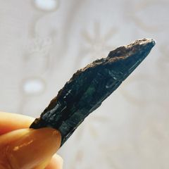 【E7105】藍鉄鉱 Vivianite ビビアナイト ヴィヴィアナイト 天然石 原石 鉱物 パワーストーン