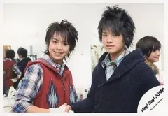 【中古】生写真(ジャニーズ) Hey! Say! JUMP/有岡大貴・岡本圭人/横型・上半身・手を握る/公式生写真