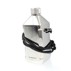 50%OFF Givenchy ウォーターボトル サンプル品新品未使用 楽天市場】新品同様 ジバンシー4Gロゴ アルミニウム レザー