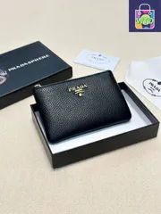 【今日特価】Prada プラダ コインケースシリーズ 牛皮を採用する