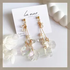 ロングセラー♡《304ステンレス 24kgp》ハンドメイドピアス オーロラ花びら 華奢 フラワー 淡水パール クリアビーズ ゴールド シルバー 揺れる アレルギー対応《イヤリング変更可能》