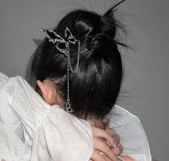 ヘアアクセサリー かんざし 黒 結婚式 韓国 浴衣 成人式 振袖 夜会巻き 和服 ビジュー 着物 おだんご おしゃれ 和装 蝶々 ブラック レトロ 揺れる