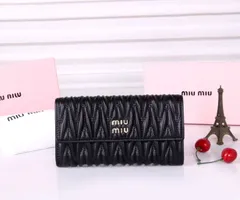 新品未使用 MIUMIU 財布[本日特価|新品未使用品]