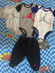 babyjordanロンパースセット