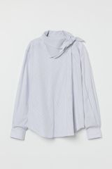 新品未使用タグ付き　TOGA x H&amp;Mコラボ　スカーフディテールブラウス　S メルカリ