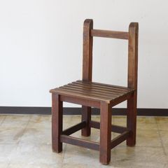 古く味のある木製の椅子　チェア　古道具　古家具 ふるい木味 背もたれ付きの椅子・チェア HK-a-03922 / 古道具