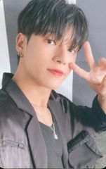ATEEZ THE WORLD EP.2 OUTLAW makestar ユノ - メルカリ