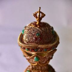 ネパール チベット工芸 多宝舎利宝瓶 宝石象嵌 花絲細工 銅製 - メルカリ
