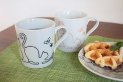 美濃焼 日本製 ワイヤーアートキャット マグカップ 300ml （色：ブラック、ブルー、レッド）