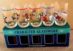 ディズニーランド グラス 5個セット 希少 レトロ ディズニー 東京ディズニーランド グラスセット コレクション 入手困難 レア ミッキー ドナルド グーフィ ダンボ キャラクターグラス ディズニーランドグラス コップ