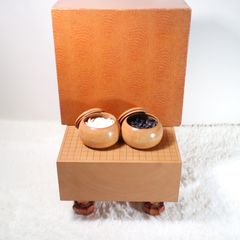 【美品】 碁盤 天然木 板目 足付 脚付碁盤 蛤碁石 縦45cm/横40.8cm/盤厚16.8cm/重量15kg
