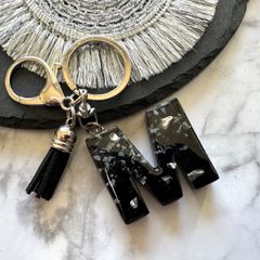 monotone☆天然石　レジンイニシャルキーホルダー　M