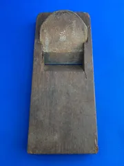 坂田春雄 菊 鉋 大工道具 鉋 坂田春雄 寸八 菊 カンナ 72mm - メルカリ