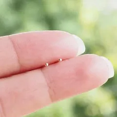 1930 ピアス　極小ピアス　シンプル