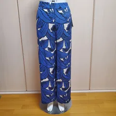 新品タグ付き　大人気BLUE FRONCEのホワイトパンツ！ 新品タグ付き 大人気BLUE FRONCEのホワイトパンツ！