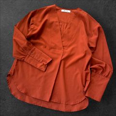 NANO UNIVERSE ナノユニバース　カシュクール　ブラウス　プルオーバー　とろみ　ポリエステルシャツ　つるつる　さらっと　長袖　赤茶