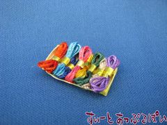 ミニチュア トレイ入り刺繍糸セット　SAD792 ドールハウス用