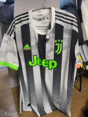 アディダス×ユベントス×パレストリプルコラボオーセンティック ジャージー