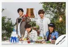 【中古】生写真(ジャニーズ) Hey! Say! JUMP/集合(4人)/横型・上半身・衣装黒白青・山田、有岡座り/17 夏 コンサートパンフ＆グッズ撮影オフショット/公式生写真