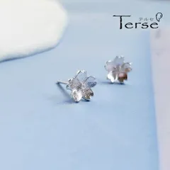 桜 ピアス さくら 花びら 立体 シルバー925 スタッド ミニ 小さめ レディース アクセサリー 春 新生活 お花見 母の日 誕生日  新生活祝い 自分へのご褒美 プレゼント ギフト 送料無料 即購入OK 最短当日〜翌日発送