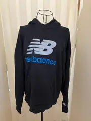 【メンズ】【レディース】new　balance　ニューバランス　パーカー　ロゴパーカー　黒　ブラック