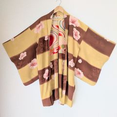 Japanese Vintage Haori Long Brown,yellow Camellia pattern Silk Kimono Jacket 長羽織 羽織 正絹 縮緬 茶色 山吹色 段替え文様 舞椿柄 古布 時代布 一点物 大正浪漫 和洋折衷