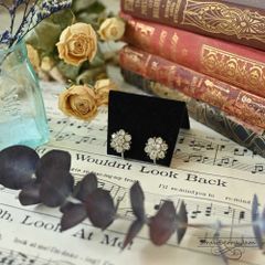 L3705-443 英国ヴィンテージ アクセサリー フラワー お花 イヤリング イギリス