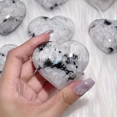 天然石 原石 ムーンストーン ハート型 ハート ホワイト系 結晶 標本 石 鉱物 置物 オブジェ 幸運 引き寄せ パワーストーン 愛情運 恋愛運 仕事運 健康運 結婚運 金運 成功運 癒し スピリチュアル クリスタル インテリア ギフト プレゼント かわいい